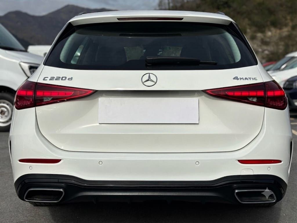 Mercedes-Benz C-Class gallery image