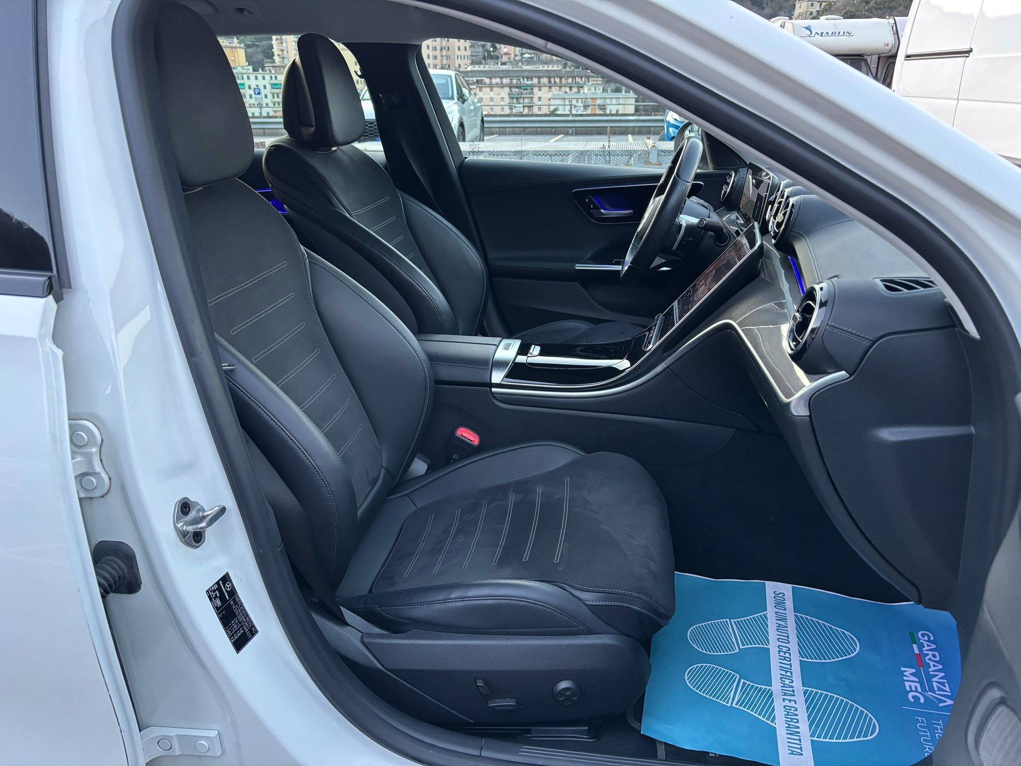 Mercedes-Benz C-Class gallery image